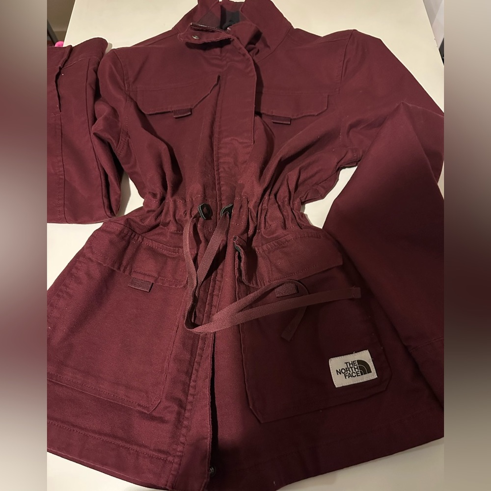 $140 NEW Northface women’s jacket XS